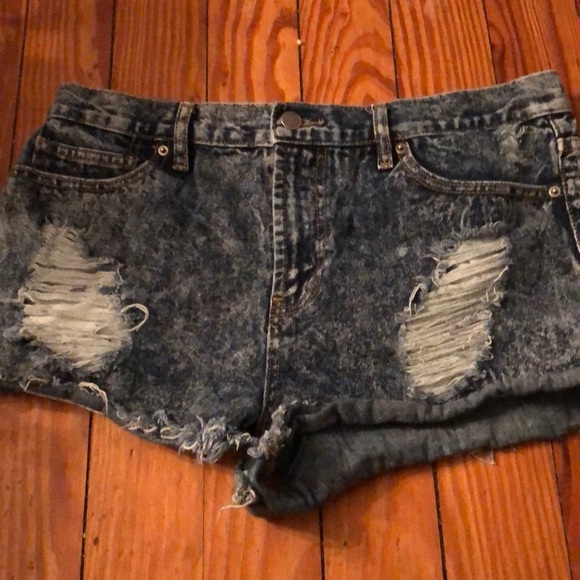 Forever 21 Acid Wash Distressed Cutoff Shorts - Picture 3 of 3